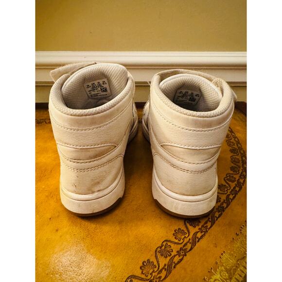 PUMA Kids Rebound Layup White High Top Gold Charms Lace Girls Sneakers Sz 1.5C - Picture 5 of 10